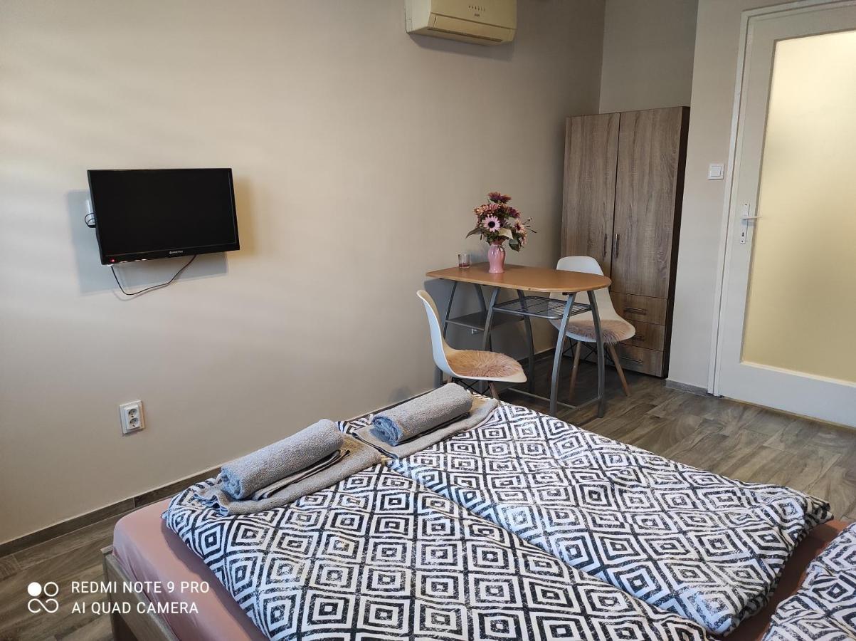 Desi Apartman Kaposvár Exterior foto